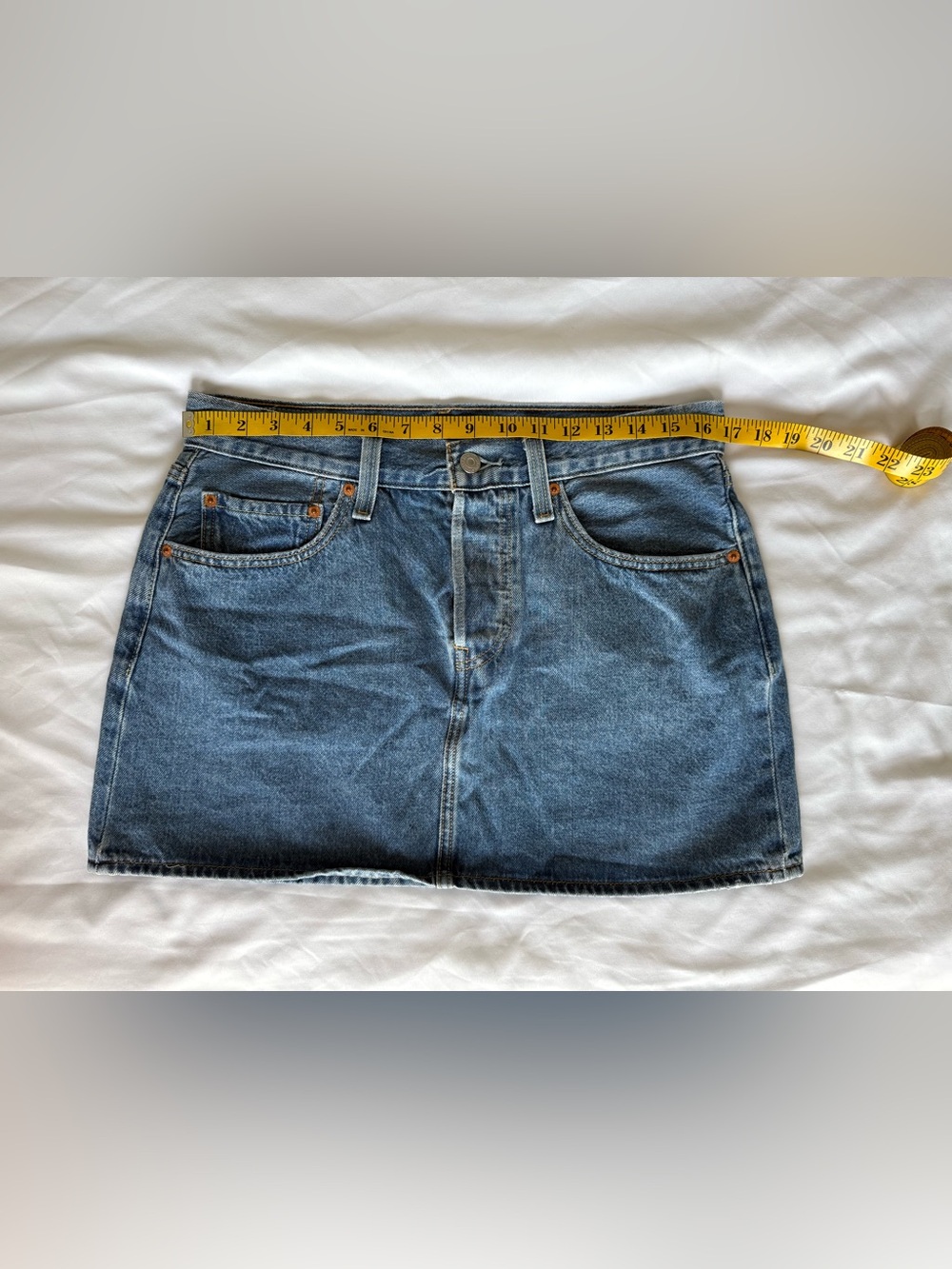 Levi’s Icon Skirt. 
Size 30 - Picture 5 of 8